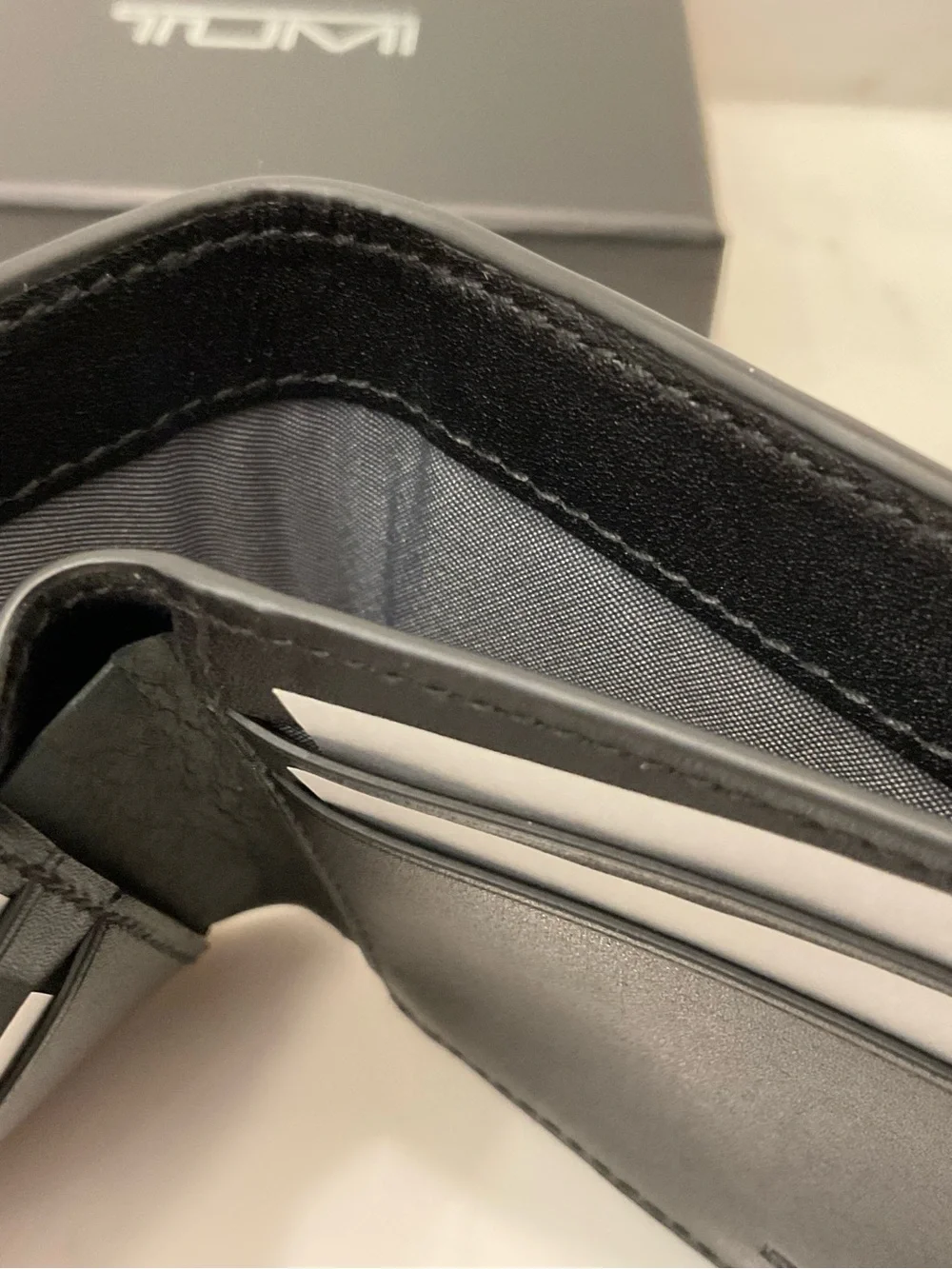 NEW Tumi Nassau Slim Single Billfold Wallet - 100% BLACK TEXTURED LEATHER